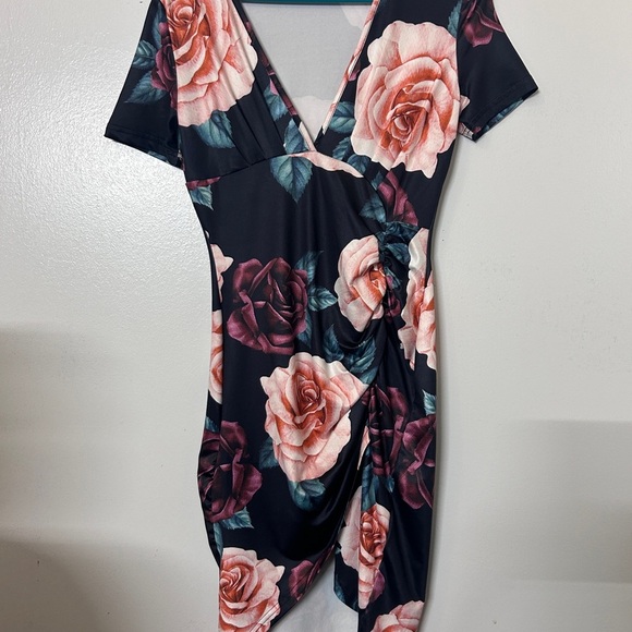 Floral Print‎ Dress V Neck Bodycon Short Sleeve Ruched Rose Pattern - Picture 1 of 2